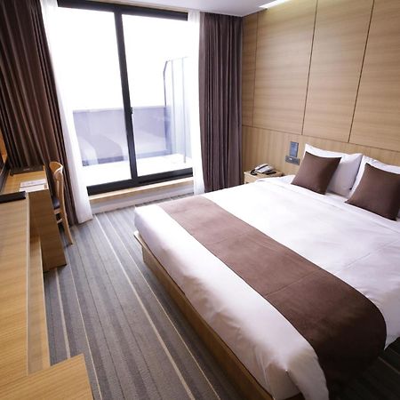 Honors Hotel 华城市 外观 照片
